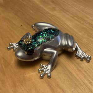 Silver-green-mica-crown